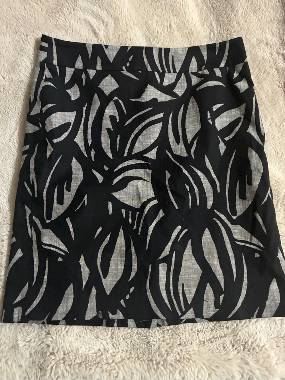 Ann Taylor Black and Gray Abstract Pencil Skirt